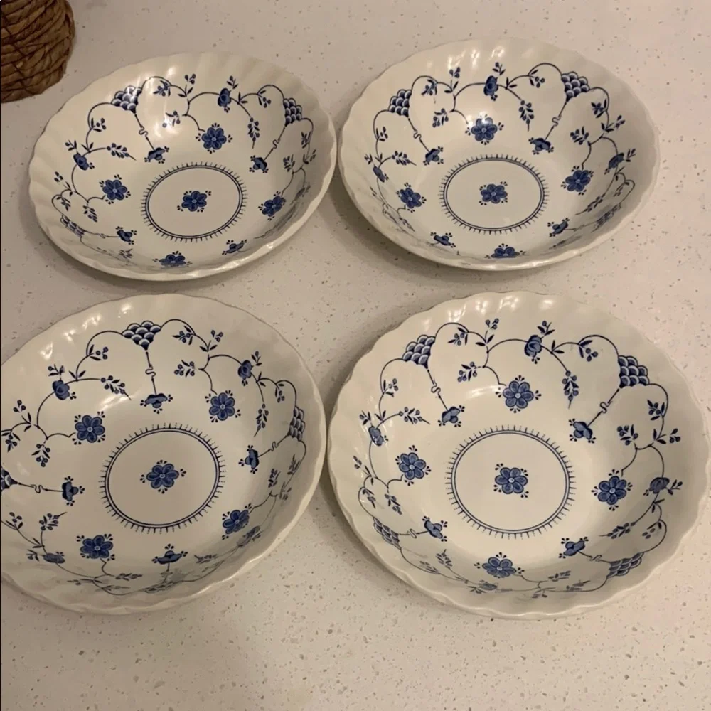 Set of 4 Vintage Myott Finlandia Soup/Salad Bowls 6.25 Some Crazing Classic Blue